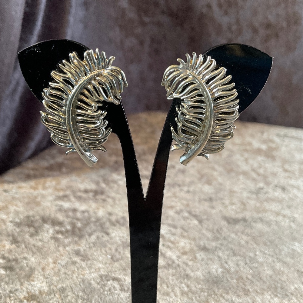 Vintage Coro Silver Feather Clip On Earrings